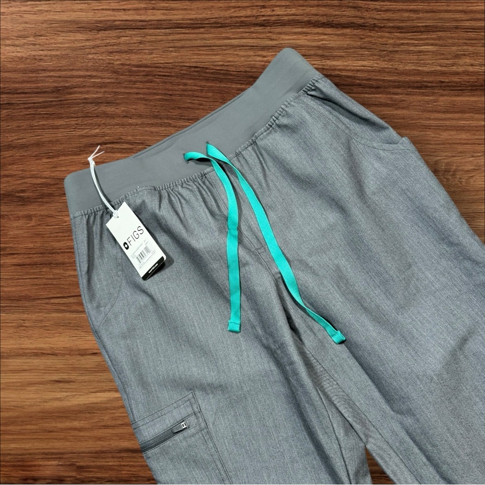 NWT Figs Gray Zamora Drawstring Tapered Leg Jogger Scrub Womens Pants Size Small